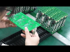 Επιθεώρηση δειγματοληψίας προϊόντων στο εργαστήριο DIP IPQC